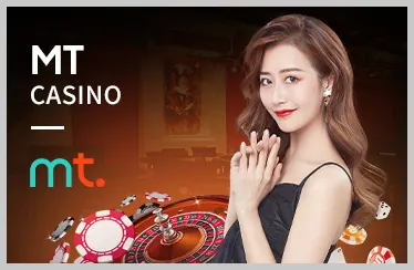Bàn chơi Sic Bo với xúc xắc và bảng cược